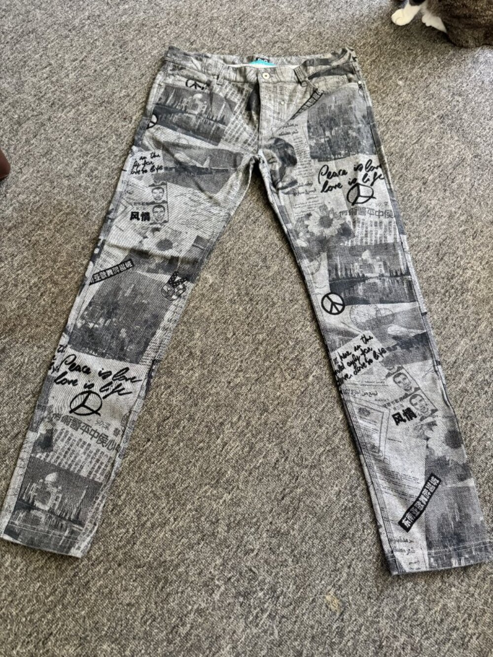 RARE Vintage Dolce & Gabbana Archive Newspaper Print Men's Jeans Size 38